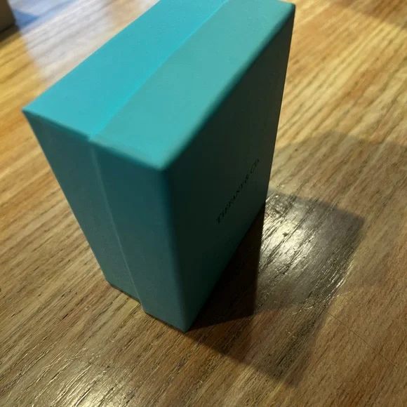 Authentic Tiffany box, necklace, 4” x 3” + jewelry pouch & care card perfect - Picture 3 of 5